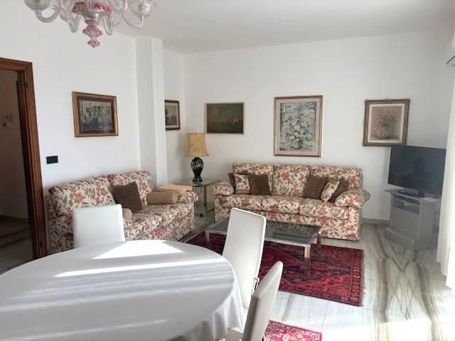 Appartamento in Affitto a Venezia, 1'600&euro;, 130 m², arredato, con Box