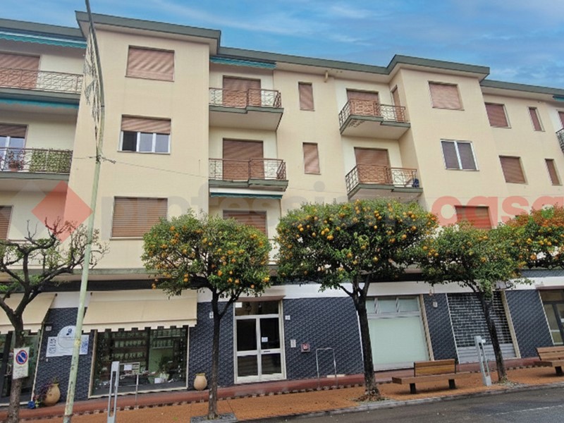 Trilocale in Vendita a Diano Marina, 255'000&euro;, 67 m², arredato