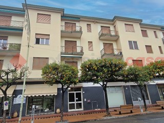 Trilocale in Vendita a Diano Marina, 255'000&euro;, 67 m², arredato