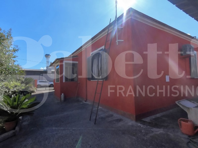 Trilocale in Vendita a Aprilia, 120'000&euro;, 80 m²