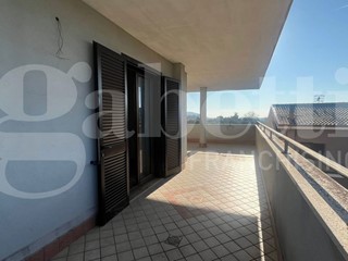 Appartamento in Vendita a Calvi Risorta, 140'000&euro;, 115 m², con Box
