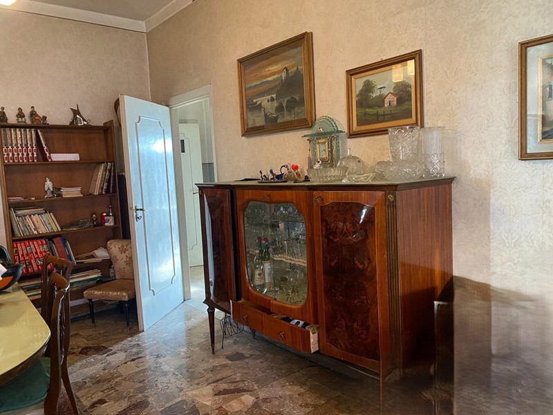 Quadrilocale in Vendita a Roma, 380'000&euro;, 125 m²