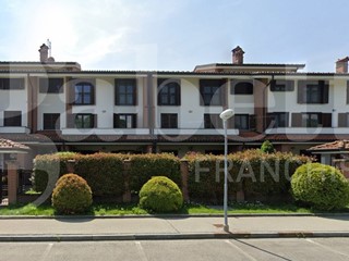 Quadrilocale in Vendita a Pinerolo, 150'000&euro;, 121 m²