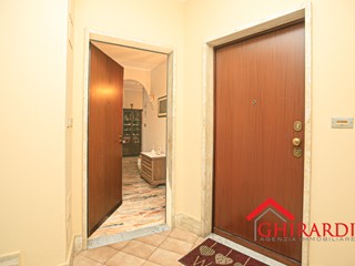 Appartamento in Vendita a Genova, zona Sestri Ponente, 158'000&euro;, 112 m²