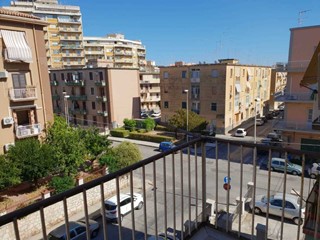 Trilocale in Vendita a Siracusa, zona Adda Gelone Timoleonte, 90'000&euro;, 85 m²