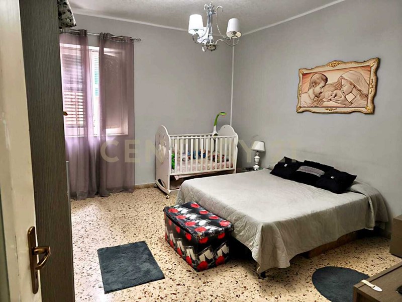 Bilocale in Vendita a Palermo, 55'000&euro;, 87 m²