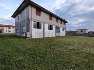Appartamento in Vendita a Sarego, 130'000&euro;, 125 m²