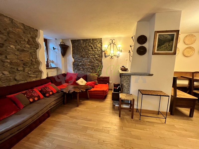 Quadrilocale in Affitto a Courmayeur, zona Centro, 3'500&euro;, 82 m², arredato