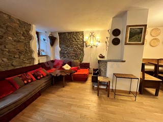 Quadrilocale in Affitto a Courmayeur, zona Centro, 3'500&euro;, 82 m², arredato