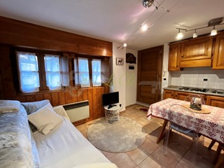 Bilocale in Affitto a Courmayeur, zona La Saxe, 4'500&euro;, 40 m², arredato