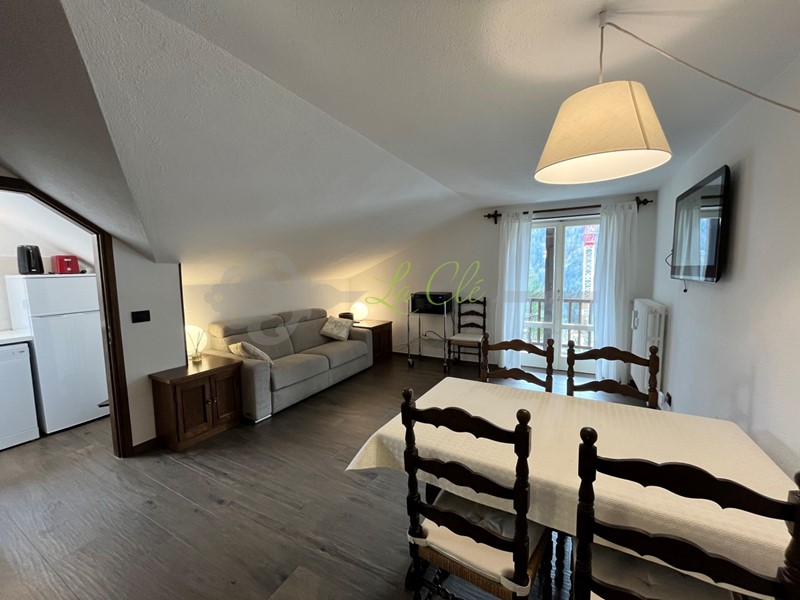 Trilocale in Affitto a Courmayeur, 75 m², arredato