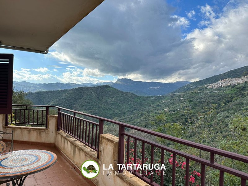 Trilocale in Vendita a Savoca, 270'000&euro;, 95 m²