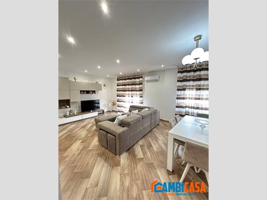 Quadrilocale in Vendita a Palermo, 130'000&euro;, 100 m²