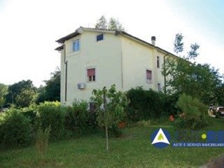 Trilocale in Vendita a Bassano Romano, 90'000&euro;, 120 m²
