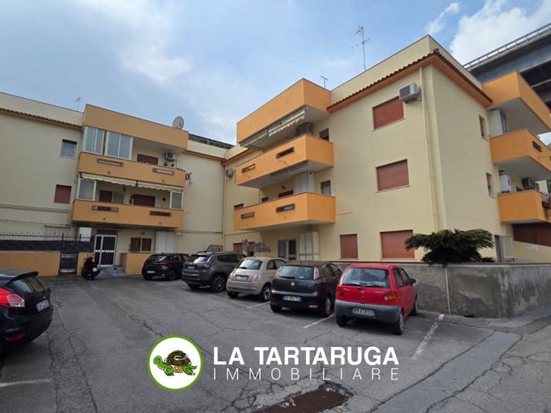 Appartamento in Vendita a Alì Terme, 65'000&euro;, 110 m²
