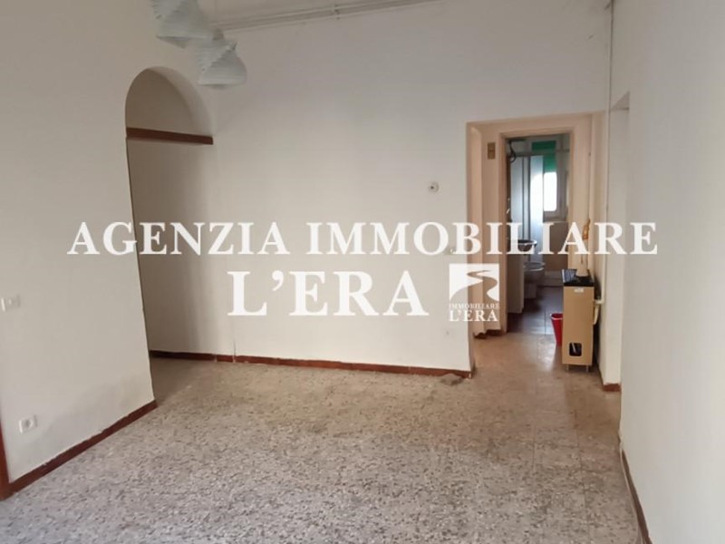 Trilocale in Vendita a Pontedera, 85'000&euro;, 70 m²