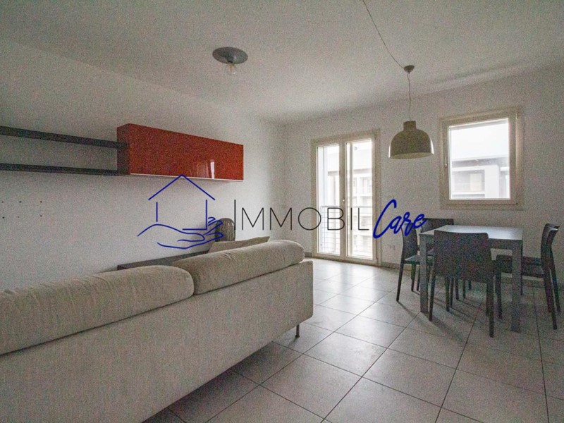 Appartamento in Affitto a Pisa, 1'250&euro;, 133 m², arredato, con Box