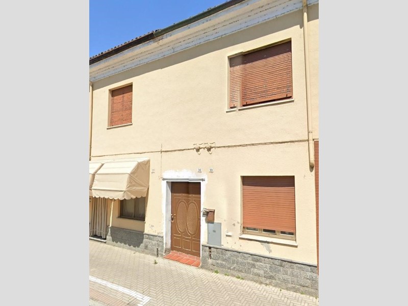 Quadrilocale in Vendita a Candia Lomellina, 26'475&euro;, 107 m², con Box