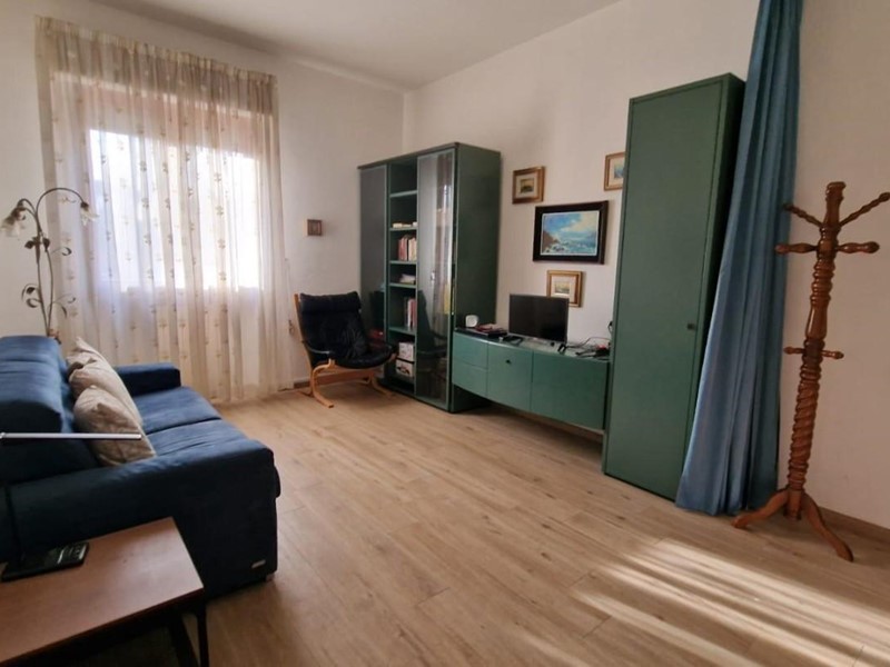 Trilocale in Vendita a Viareggio, zona Torre Del Lago Puccini, 170'000&euro;, 65 m², arredato