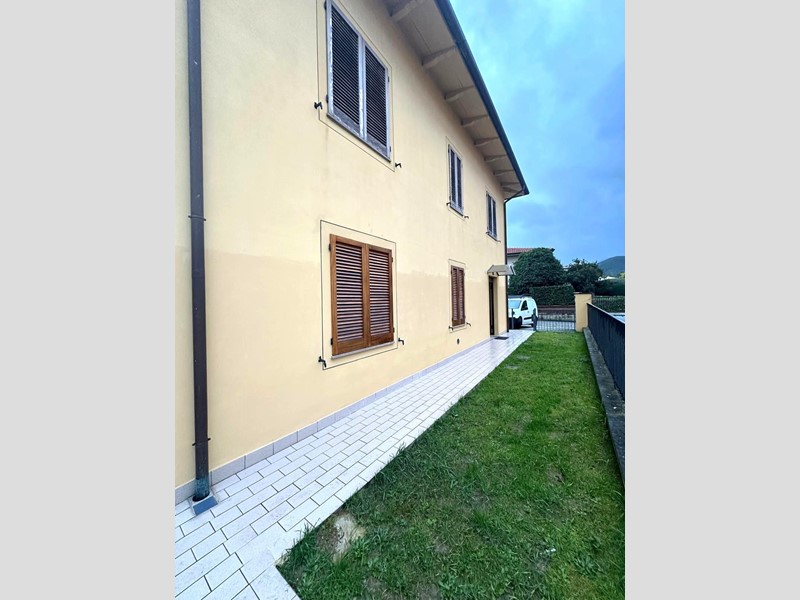 Trilocale in Vendita a Capannori, zona San Leonardo In Treponzio, 180'000&euro;, 79 m², arredato