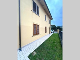 Trilocale in Vendita a Capannori, zona San Leonardo In Treponzio, 180'000&euro;, 79 m², arredato