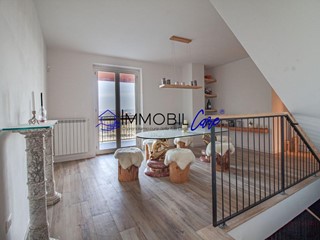 Appartamento in Vendita a Collesalvetti, zona Castell'anselmo, 365'000&euro;, 115 m²