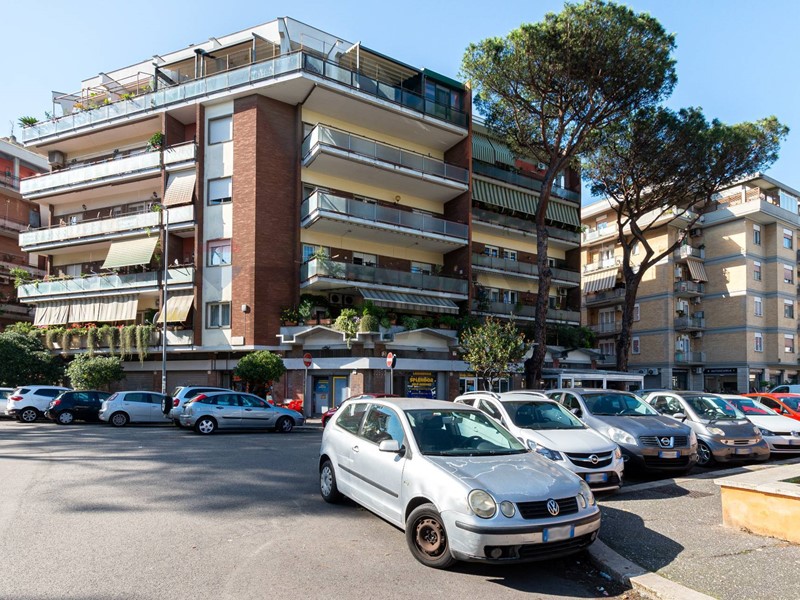 Trilocale in Vendita a Roma, 249'000&euro;, 90 m²