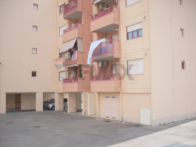 Trilocale in Vendita a Riposto, 49'000&euro;, 82 m²