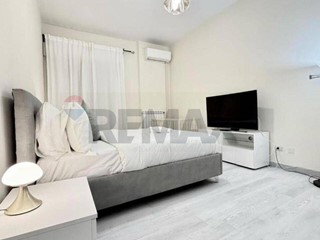 Trilocale in Vendita a Roma, 250'000&euro;, 94 m²