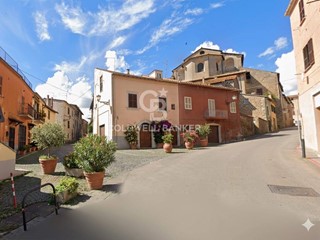Trilocale in Vendita a Sutri, 75'000&euro;, 90 m²