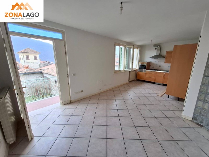 Trilocale in Vendita a Sale Marasino, 195'000&euro;, 75 m²