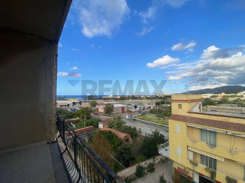 Quadrilocale in Vendita a Saponara, 65'000&euro;, 105 m²
