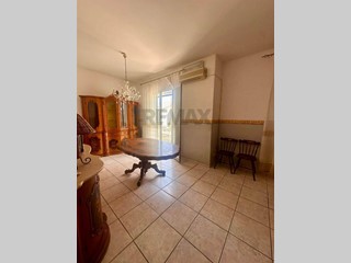 Quadrilocale in Vendita a Acireale, 78'000&euro;, 91 m²
