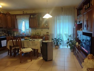 Appartamento in Vendita a Caltagirone, 95'000&euro;, 160 m²