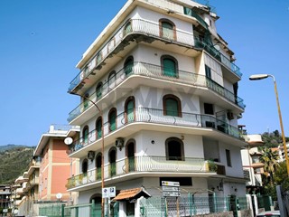 Trilocale in Vendita a Giardini Naxos, 110'000&euro;, 98 m²