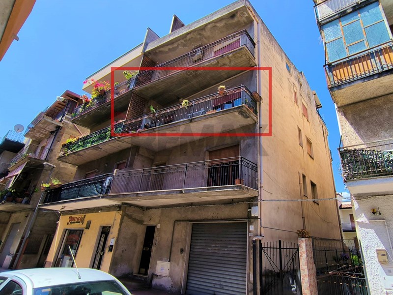 Quadrilocale in Vendita a Giardini Naxos, 85'000&euro;, 105 m²
