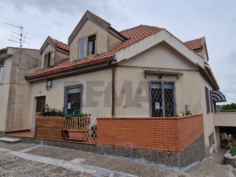Quadrilocale in Vendita a Enna, 130'000&euro;, 135 m²