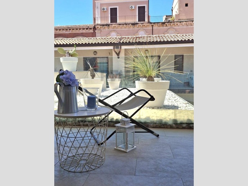 Bilocale in Vendita a Catania, 173'000&euro;, 90 m²