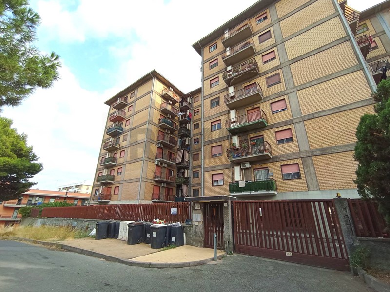 Quadrilocale in Vendita a Catania, 115'000&euro;, 114 m²