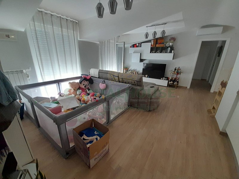 Trilocale in Affitto a Caserta, 550&euro;, 100 m²