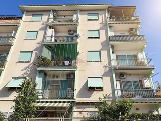 Trilocale in Vendita a Roma, 189'000&euro;, 90 m²