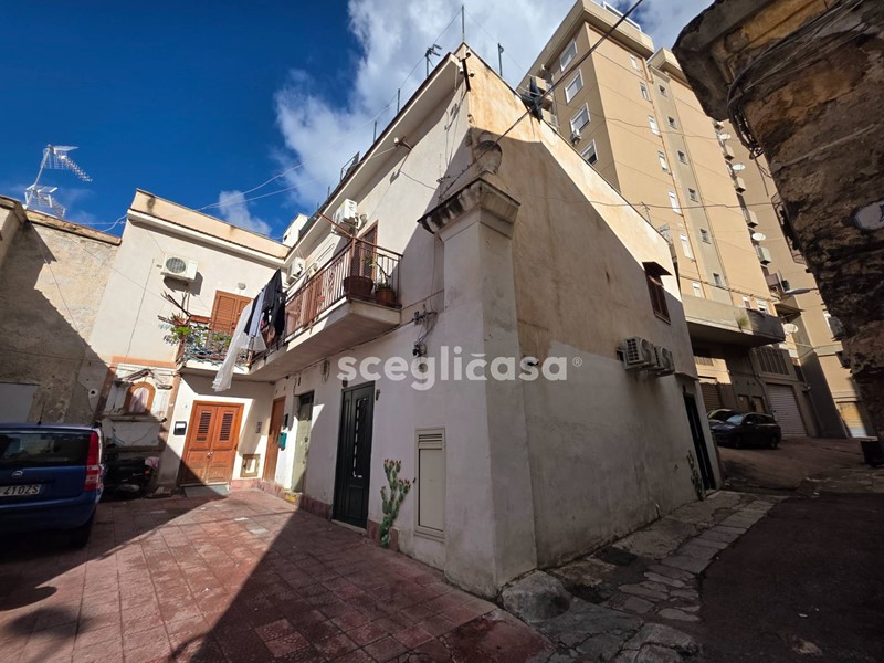 Bilocale in Vendita a Palermo, 68'000&euro;, 47 m²