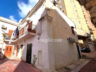 Bilocale in Vendita a Palermo, 68'000&euro;, 47 m²