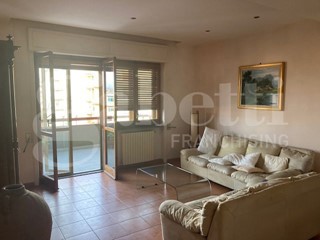 Appartamento in Vendita a Battipaglia, 280'000&euro;, 160 m²