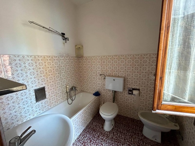 Quadrilocale in Vendita a Castiglion Fiorentino, 110'000&euro;, 80 m², con Box