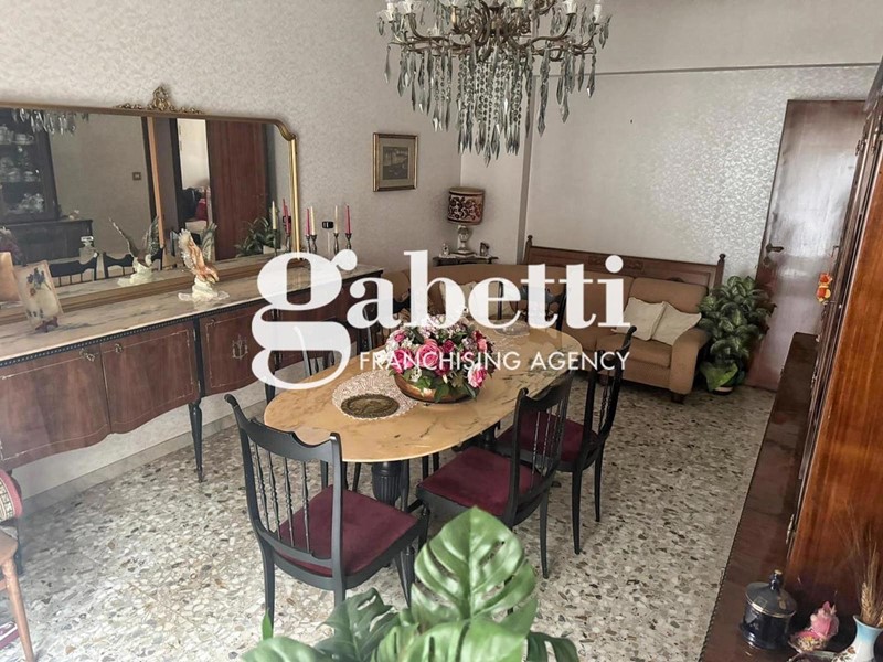 Trilocale in Vendita a Roma, 259'000&euro;, 90 m²