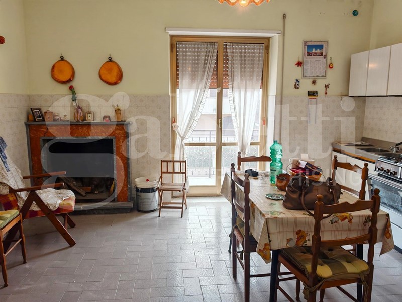 Quadrilocale in Vendita a Venafro, 190'000&euro;, 197 m², con Box