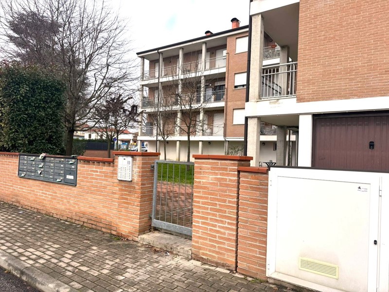 Bilocale in Vendita a Ferrara, 147'000&euro;, 50 m², con Box