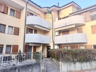 Trilocale in Vendita a Monfalcone, 147'000&euro;, 78 m², con Box