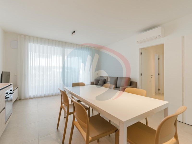 Trilocale in Vendita a Jesolo, 425'000&euro;, 80 m², arredato, con Box
